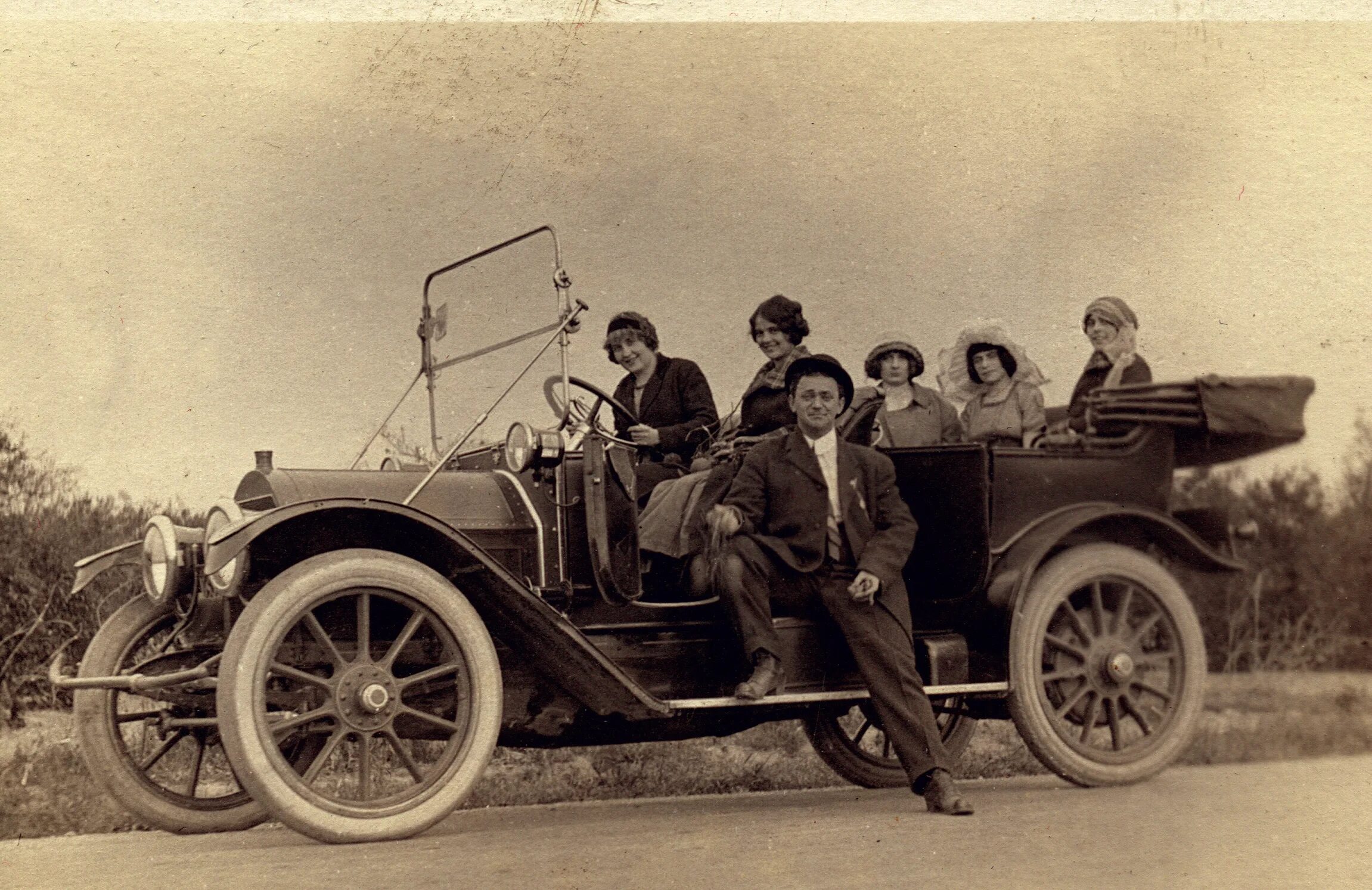 Легковушка первых пятилеток. Cadillac 1912. Cadillac model 30. Cadillac model 30 1912. Автомобиль Кадиллак 1912 года.