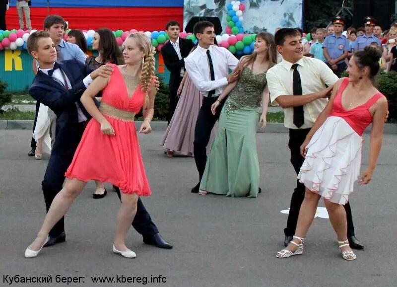 Года в брюховецкой. Кубанский берег Брюховецкая. День молодёжи Брюховецкий район. Молодежная Брюховецкая. Кубанский берег Брюховецкая новости.