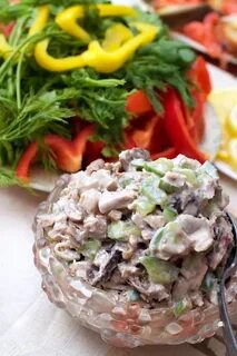 Салат с курицей шампиньонами свежим огурцом