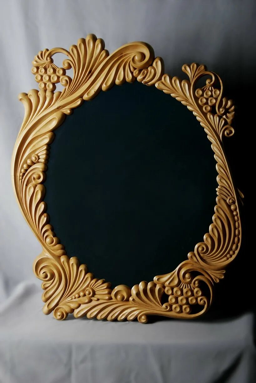 рамка для зеркала из дерева. деревянная резная рама. резное зеркало. рама для зеркала из дерева. резные зеркала из дерева.