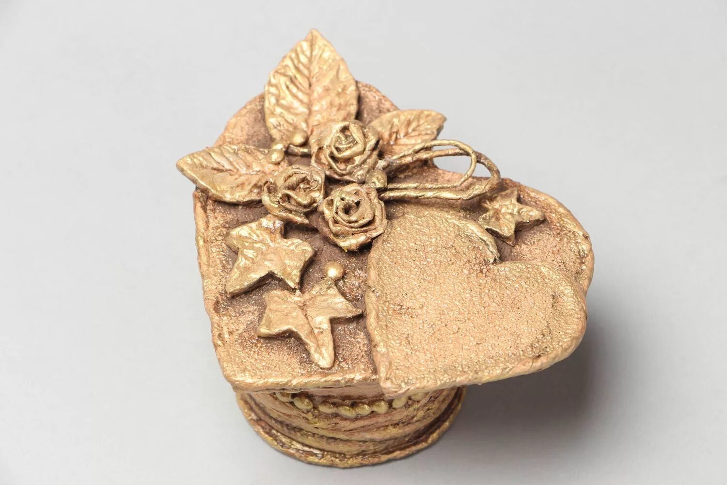 изделия в технике папье маше. подарки папье маше. поделки из папье маше. изделия в технике папье маше. изделия из папье маше.