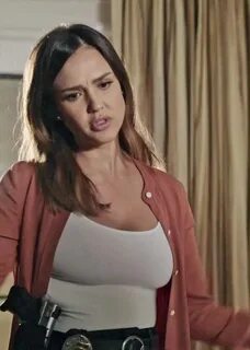 Big boobs: More Jessica Alba mom tits - GIF Video.