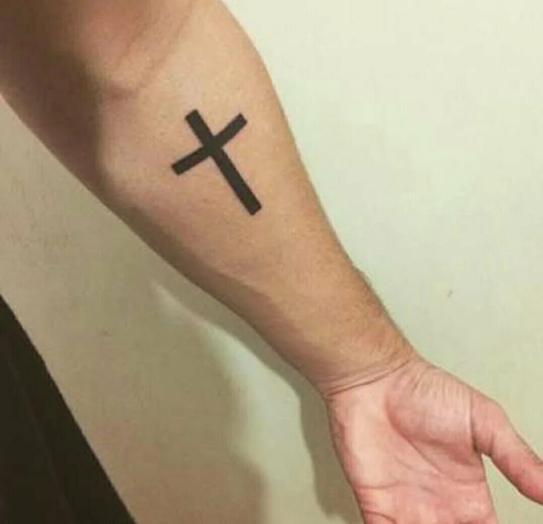 Что значит тату черно. Крест Безотцовщина тату. Крест на руке. Тату крест на руке. Тату крест на запястье.