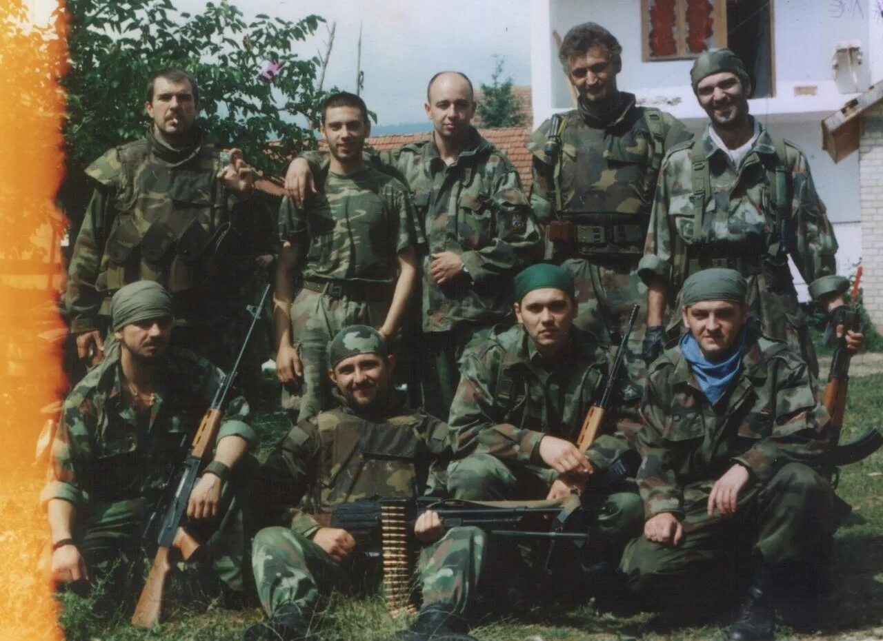 Сербия 1999 год. Сербская армия в Косово 1999. Сербские добровольцы 1999. Албанские боевики в Косово 1998. Сербский спецназ в Косово 1999.