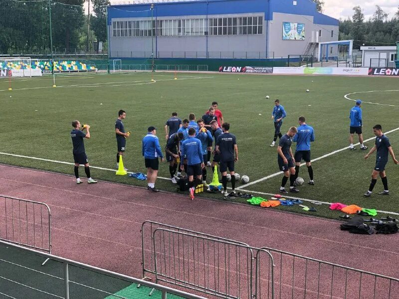 Краснодар команда. Учебно-тренировочного, база фк кубань. Футбольные фанаты фк тобол курган. Фк химик вурнары. Химик август футбольный клуб.