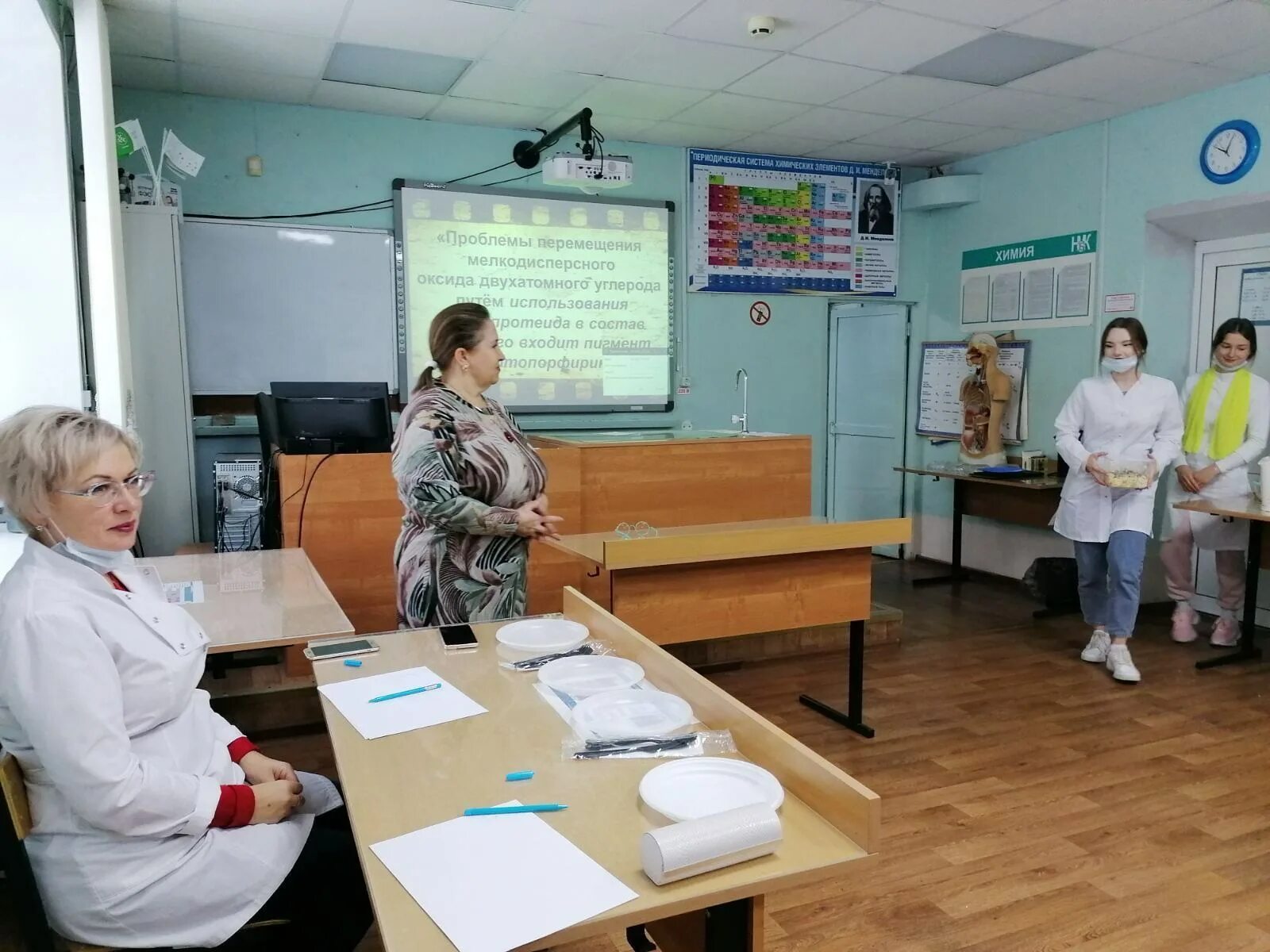 Нижегородский медицинский портал. Медицинский колледж Лесозаводск. Нижегородский медицинский базовый колледж. Студенты медколледжа. Нижегородской медицинский колледж 2 корпус 2000.