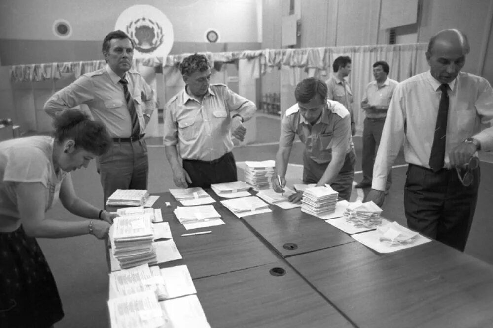 Выборы 1991. Выборы президента рсфср 1991. выборы президента 1991 года в россии. выборы президента рсфср 12 июня 1991 года. ельцин выборы 1991.
