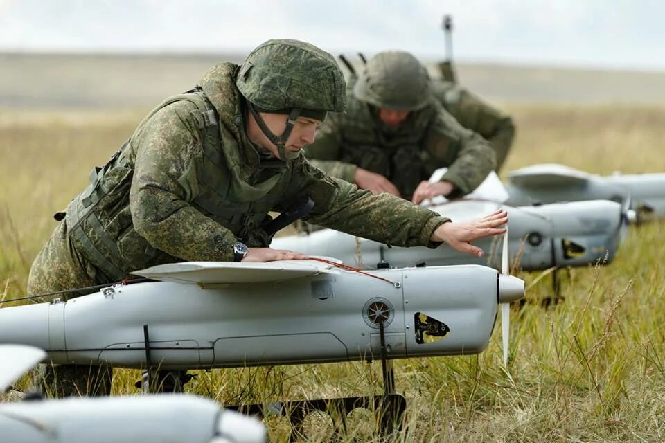 Что такое дроны на войне. Орлан-10 беспилотный летательный аппарат. БПЛА Орлан. Беспилотник БПЛА армии России. БПЛА застава.
