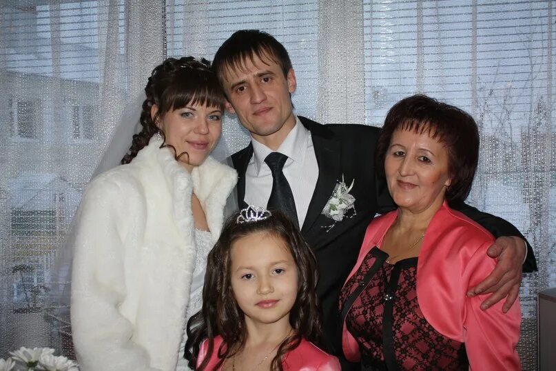 Камила валиева 2021. Валиева семья. Камила валиева отец. Родители камиллы валиевой. Камила валиева.