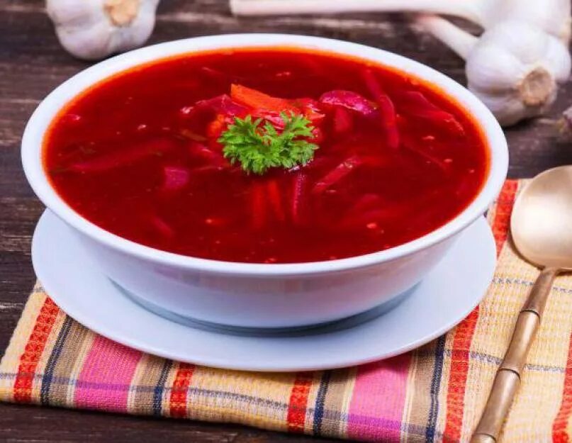 Чем отличается борщ от щей кратко. Щи борщи. борщ со свеклой. борщ картинка для детей. борщ ингредиенты классический.