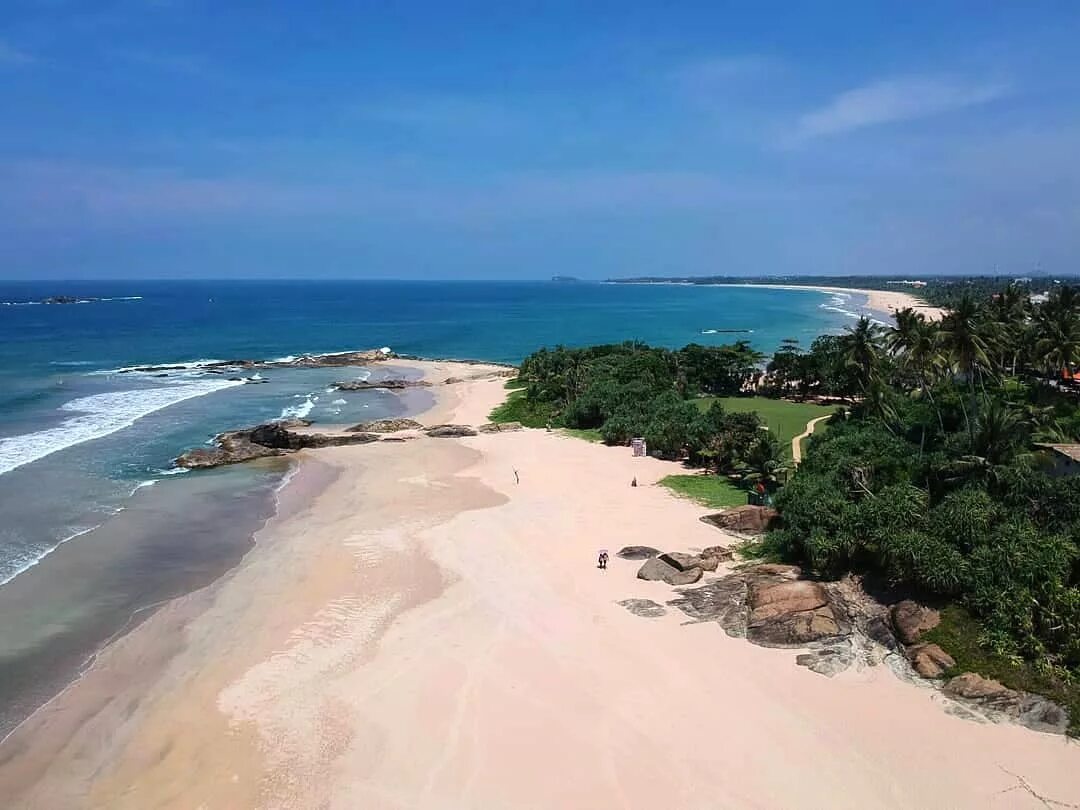 Пляжи шри ланка отзывы. Бентота Шри Ланка. Пляж Бентота Шри Ланка. Шриланка пляж бентонаа. Клаб Бентота Шри Ланка.