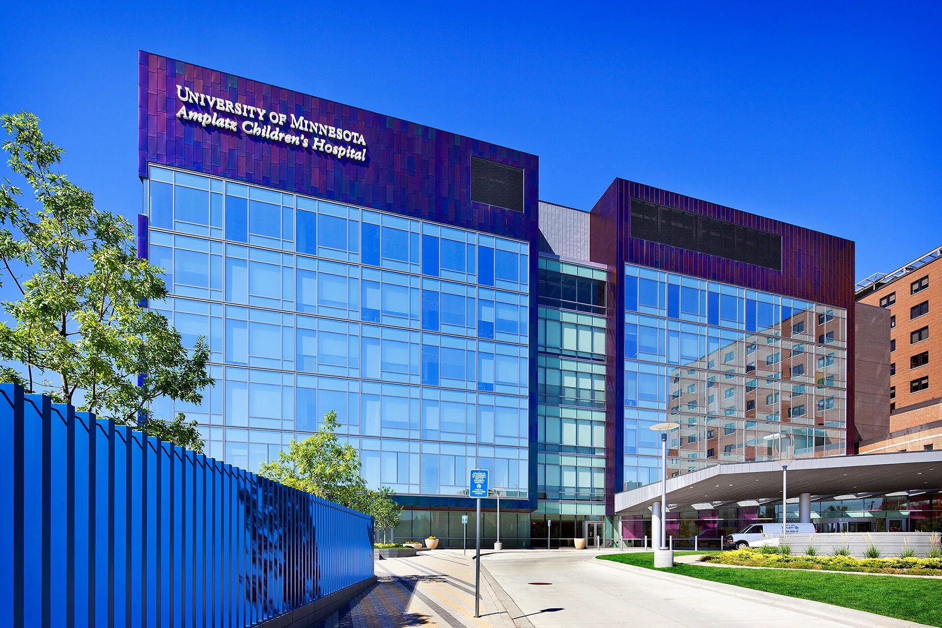 Children Hospital. Children Hospital Exterior. Children's Hospital Carshalton. Hospital Minneapolis. З госпиталь