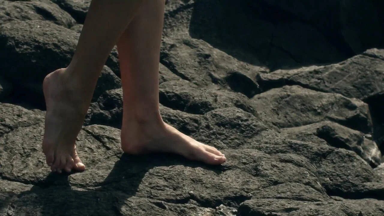 Jessica rothe ножки. Уитни райт ступни. 6. Джоанна сантос ножки. Люси фрай feet.