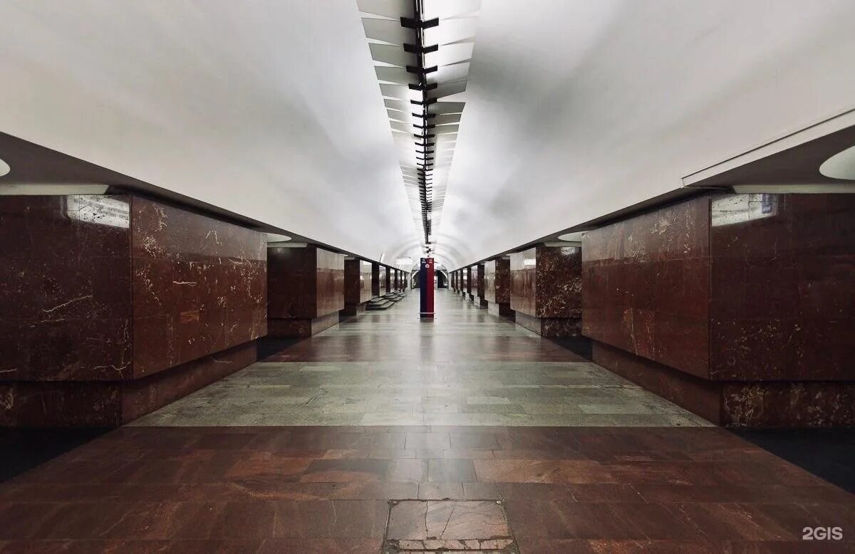 Путиловская станция метро санкт-петербург. Метро коричневая. Метро ретро поезд сокольники. Метро путиловская 2024. Метро коричневая.