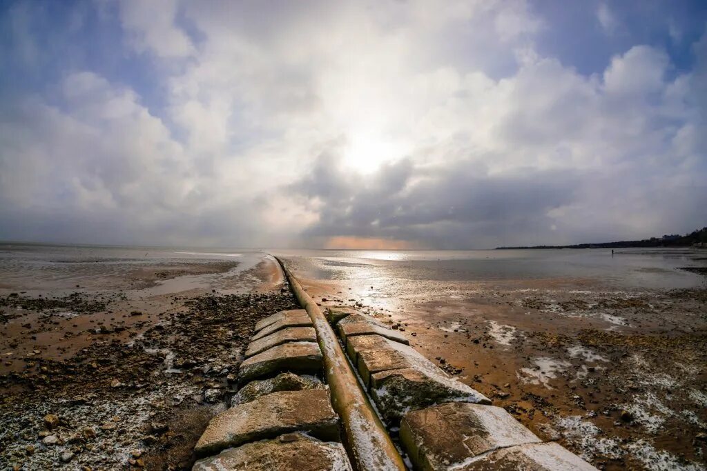 Под таганрогом. Таганрог берег моря. Беглицкая коса таганрог. Берег азовского моря таганрог. Беглицкая коса азовское море.