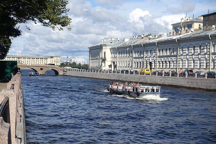 Дворцовая набережная прогулки. Дворцовая набережная 18 причал. санкт-петербург набережная реки фонтанки прогулки по рекам и каналам.
