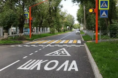 Дорожные знаки возле школ