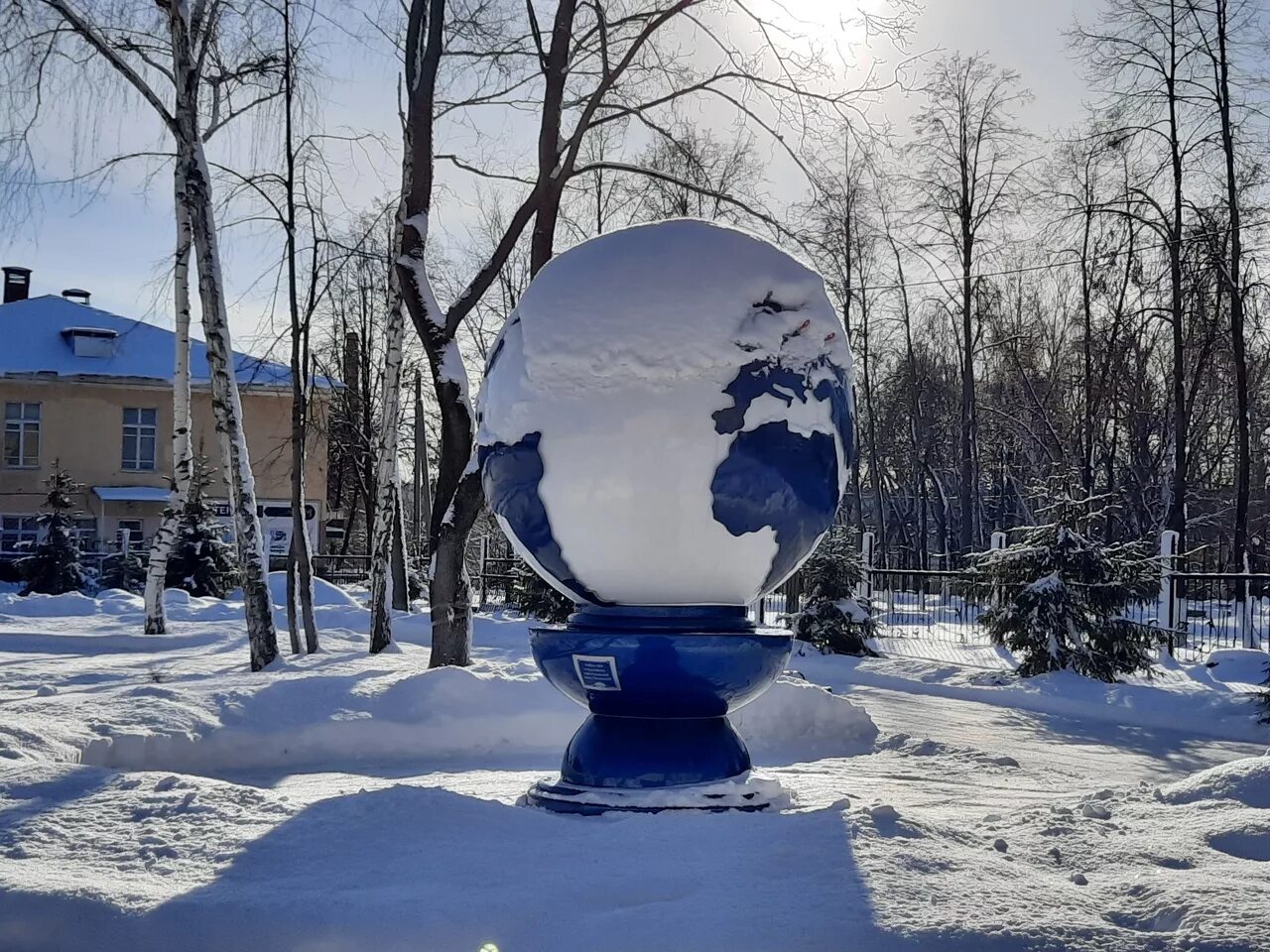 Сайт никольск пензенской области никольск. Никольск Пензенская область парк Глобус. Глобус Пенза памятник. Никольск Пензенская область городской парк. Памятник в Никольске Пензенской области.