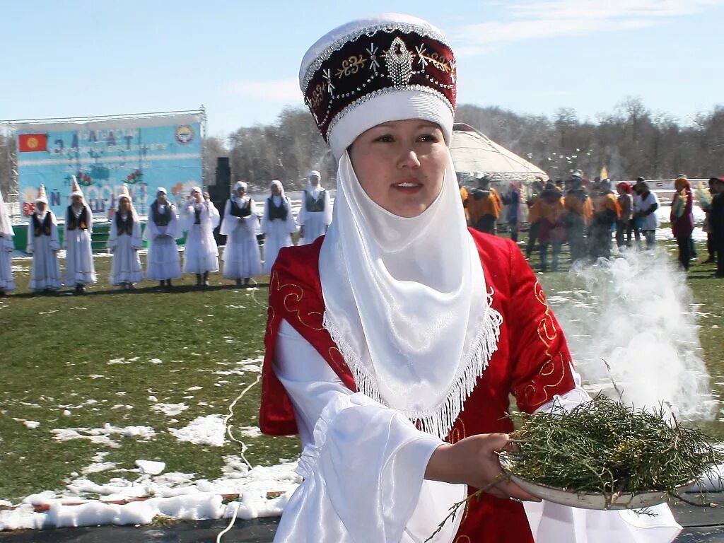 Классный час нооруз. Нооруз Киргизия. Навруз в Киргизии. Традиции Нооруз Киргизия. Нооруз алас.