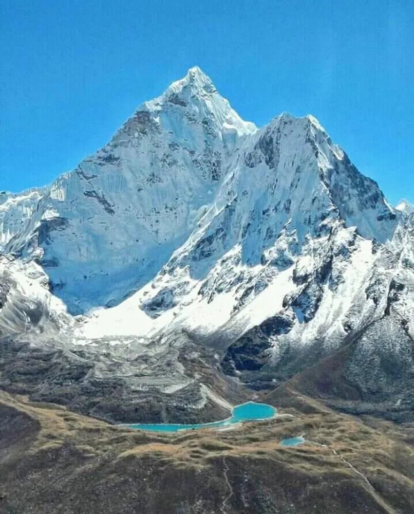 Горы снизу. Гора Эверест снизу. Гора Джомолунгма снизу. Гора Эверест вид снизу. Лангтанг Непал.