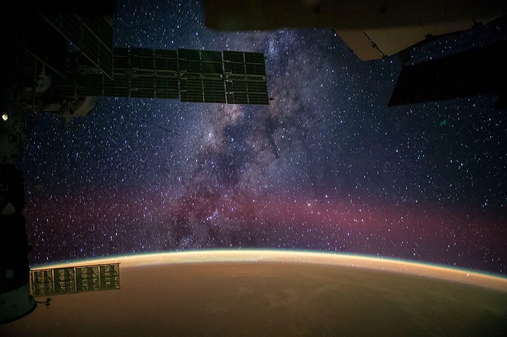 Путь россии в космос. Млечный путь космос. Млечный путь с МКС. Вид с космоса. Вид на звезды с МКС.