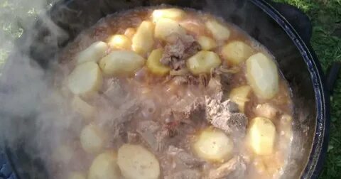 Мясо с картошкой в чугунке