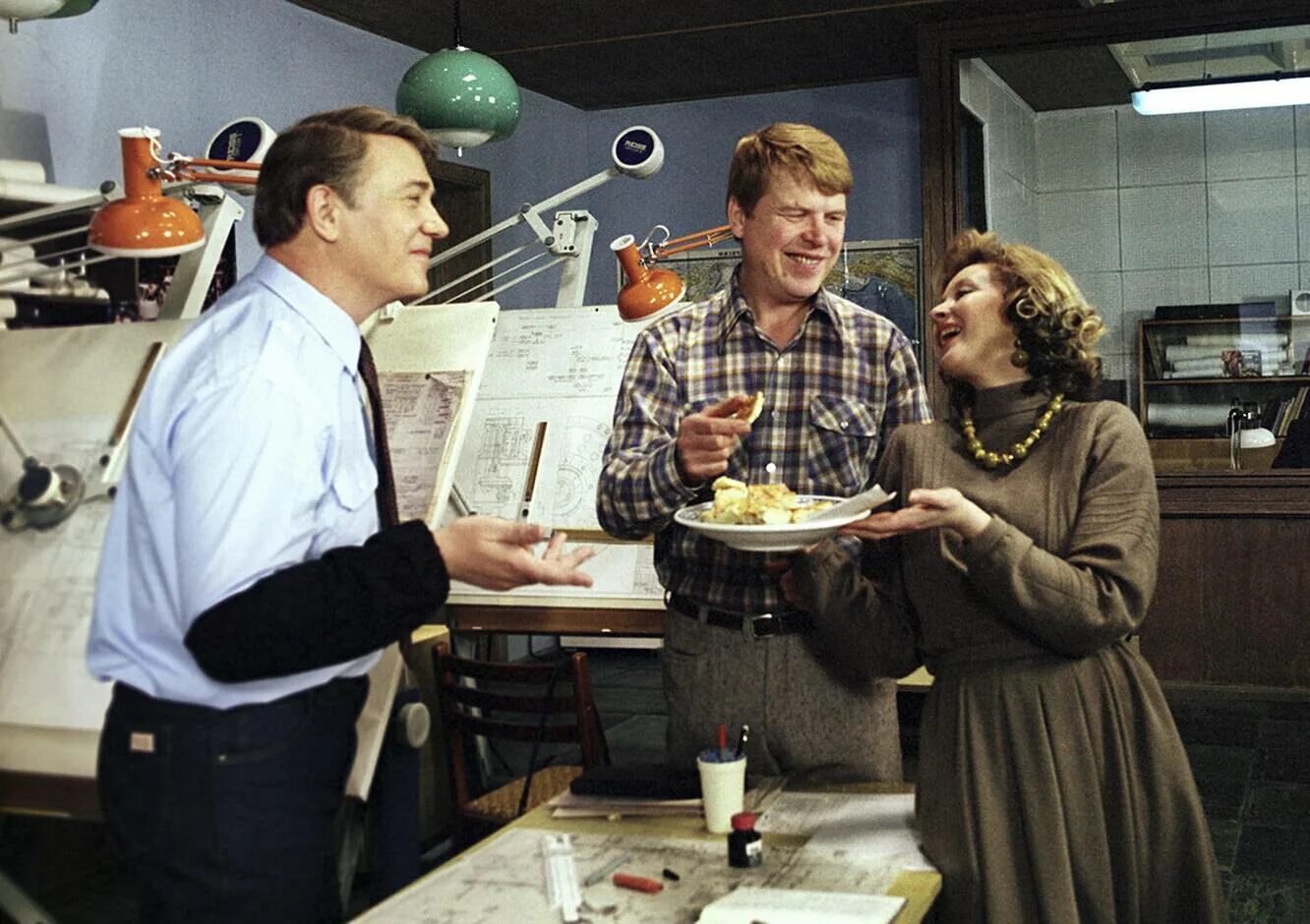 Самая обаятельная и привлекательная (1985). Абдулов самая обаятельная. Самая обаятельная и привлекательная роли. Абдулов самая обаятельная и привлекательная. Самая обаятельная и привлекательная роли.