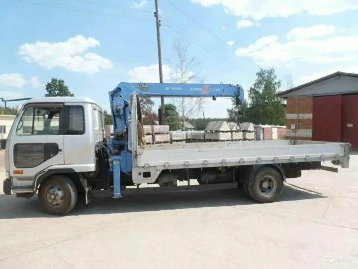 Манипулятор hino ranger 5т. 8т стрела манипулятор. Самогруз daewoo novus. Воровайка с низкой платформой. Воровайка стрела 15 тонн.
