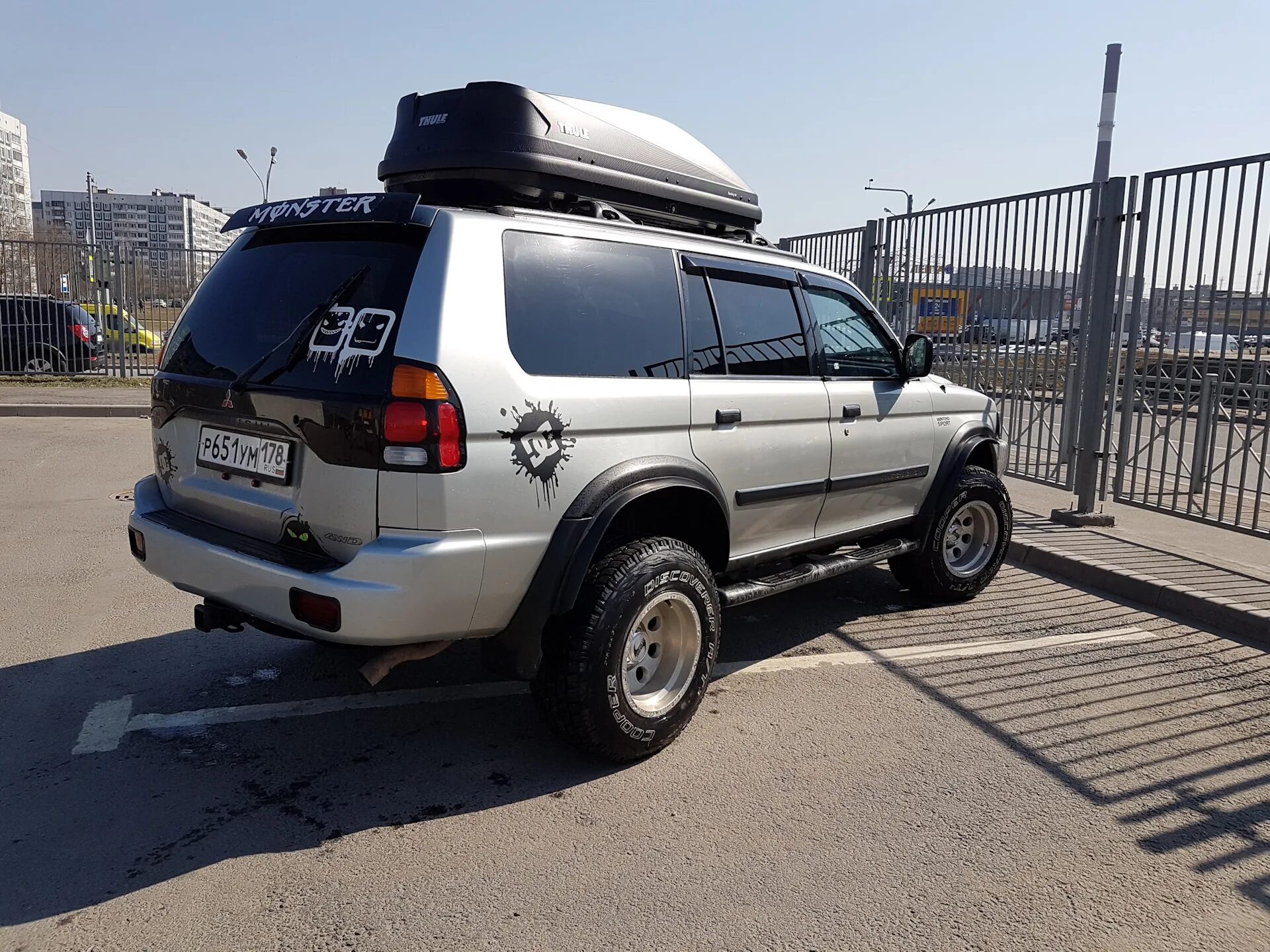 Митсубиси монтеро 2 выпуск до 1997год фото. Mitsubishi montero sport 2001 года. Мицубиси монтеро 1999. Монтеро спорт пороги. Митсубиси монтеро 2002.