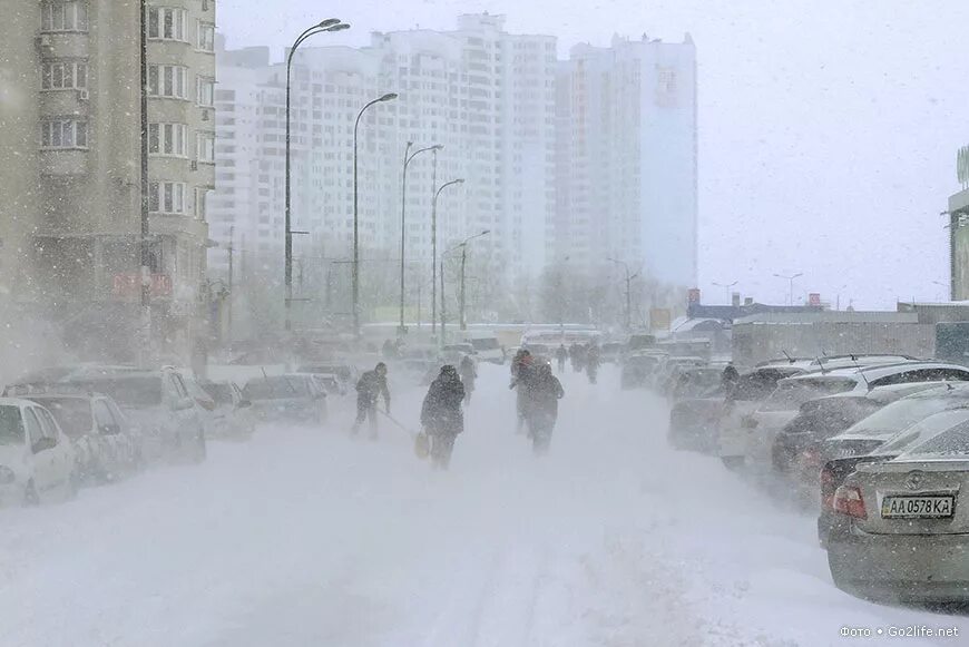 Как после мартовских метелей. Снежная буря ЧС. Метель в городе. Чрезвычайная ситуация снегопад. Метель ЧС.