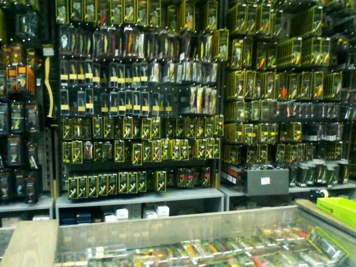 Маленький рыболовный магазин. Рыболовный рынок. Китайский магазин рыбалки. Рыболовный магазин. Оптовый рынок рыбалка.