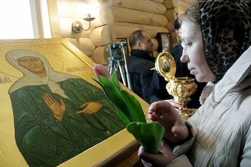 матрона московская вживую. матрона московская родител. икона св матроны московской с иконой. день празднования иконы матроны московской. икона "св.