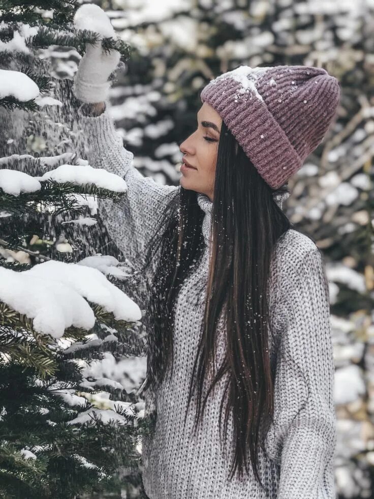 Шапка зимний лес. Фотосессия зимой. зимняя фотосессия в лесу. зимняя фотосессия идеи для девушек. девушка в шапке зимой.