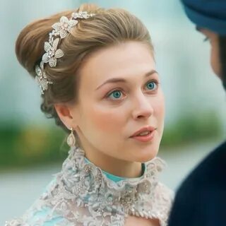 Порно әйелдер жұмыста мастурбация жасайды