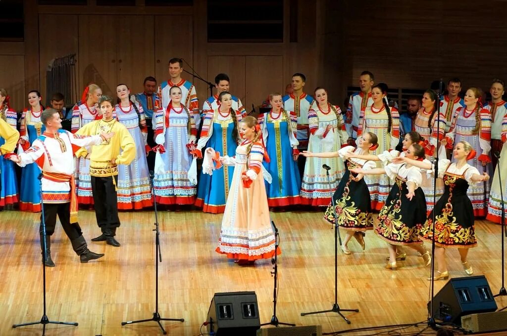 Российские песни хоры. Хор орфей москва. Зыкина хор. Государственный академический хор имени пятницкого. Хор им пятницкого.
