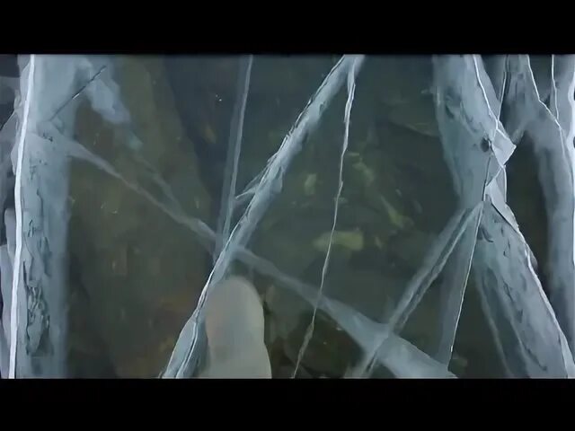 Ночью хозяин мороз плотно