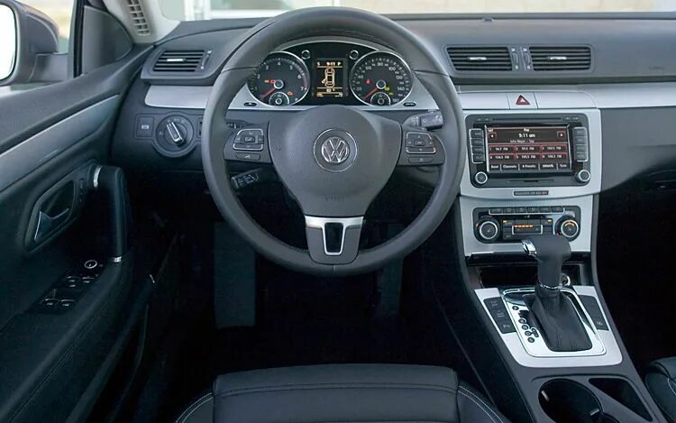 Фольксваген пассат б6 бензин. VW Passat b6 Interior. Панель Фольксваген Пассат б6. Volkswagen Passat b6 салон. Volkswagen Passat b6 2008 торпеда.