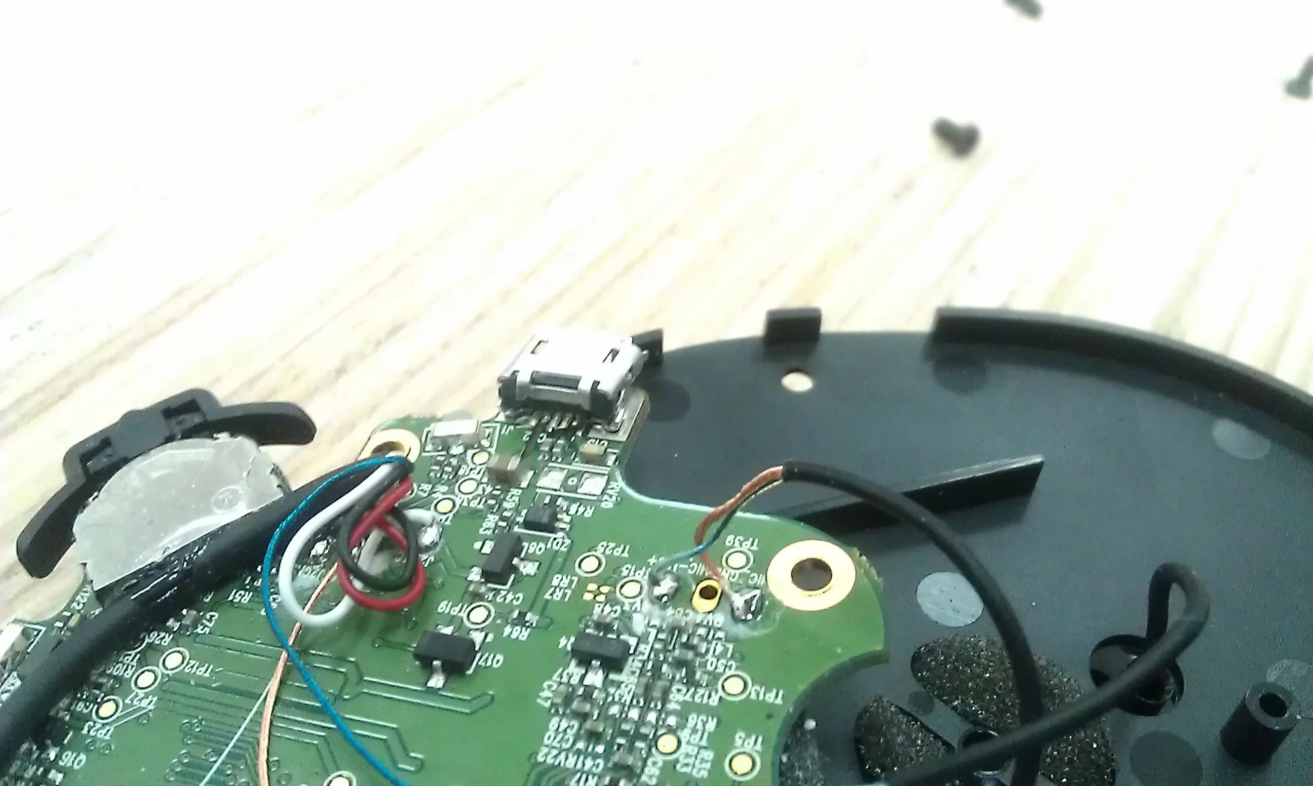 Упал звук в наушнике. Logitech 960 Repair. Перепайка кнопки мыши. Перепайка кнопки мышки. Распайка логитеч 960.