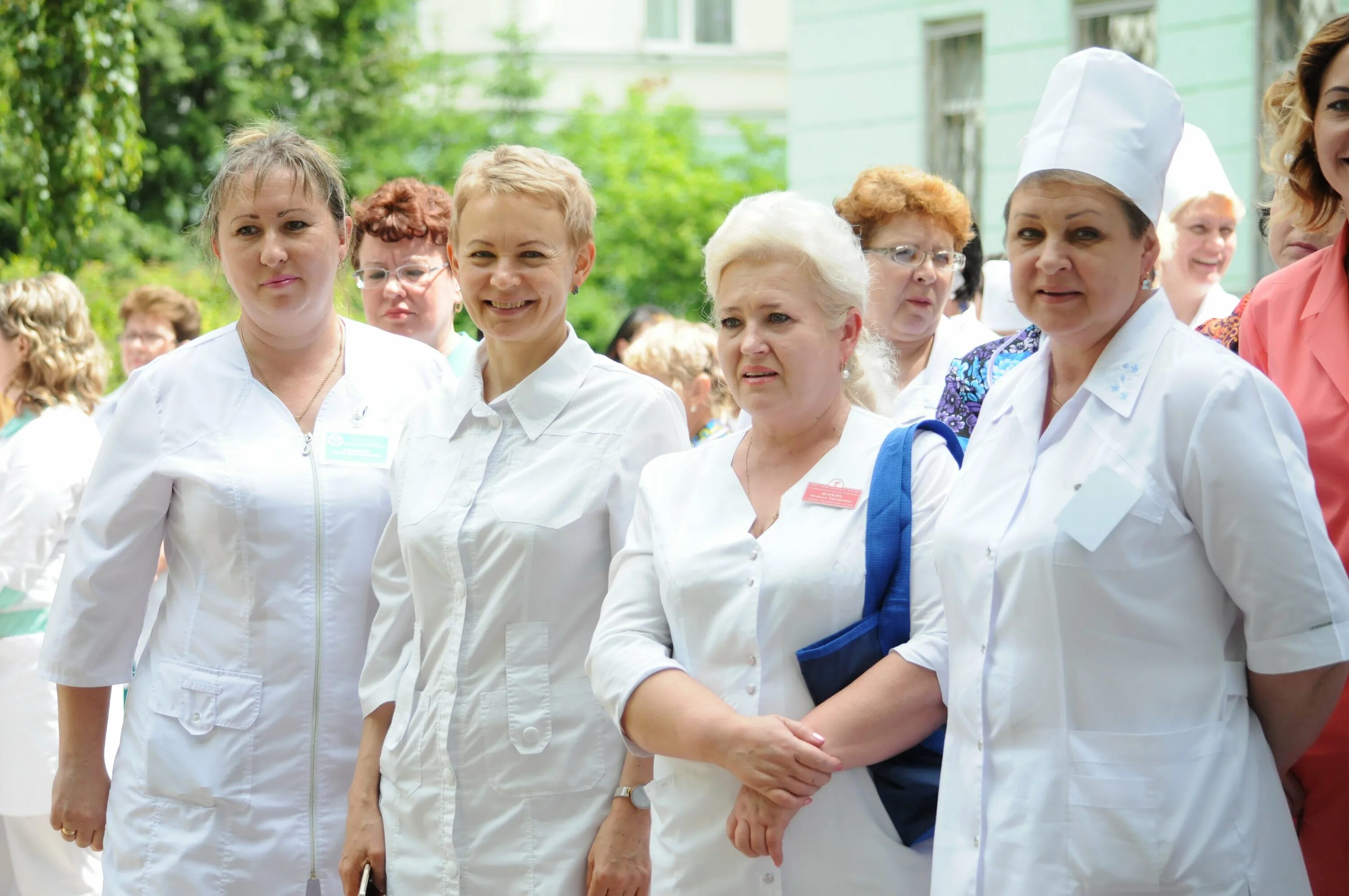 Главный врачи белгорода. Белгородская больница святителя Иоасафа. Врачи Белгородской ЦРБ. Областная аллея славы медицинских работников Белгород. Белгородская больница святителя Иоасафа врачи.