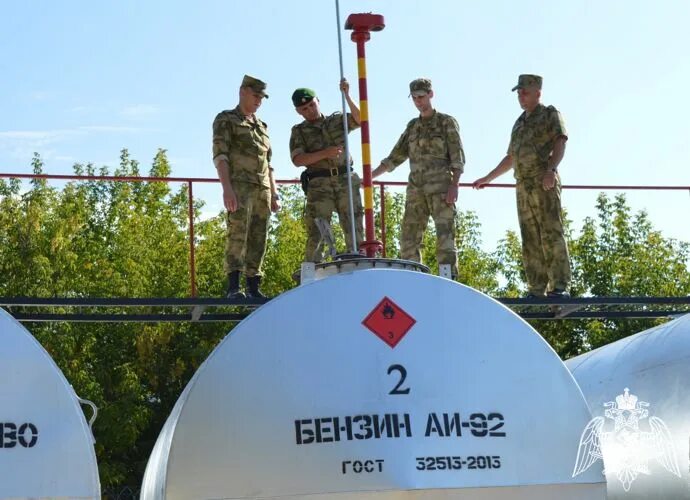 Начальник службы горючего. Служба горючего и смазочных материалов Росгвардии. День службы горючего. Войска службы горючего.