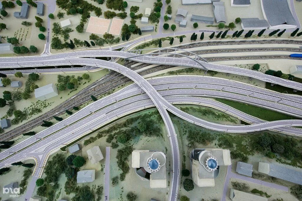 Дорожные развязки в казани. Мкад развязка можайское шоссе. Новый путепровод на калужском шоссе. Развязка на калужском шоссе. Бусиновская эстакада мкад.