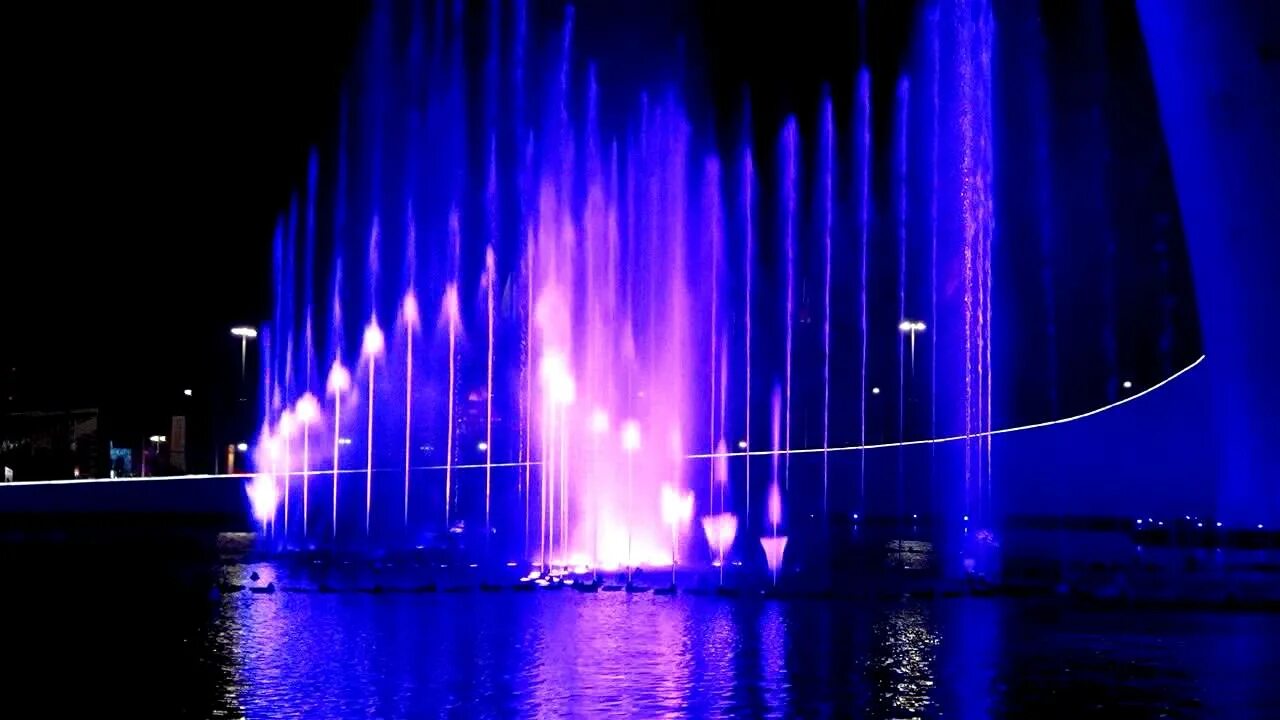 Олимпийский парк сегодня поющие фонтаны. Олимпийская деревня Сочи фонтан. Сочи Поющие фонтаны море. Фонтан в Сочи в Олимпийском парке. Олимпийская деревня Сочи Поющие фонтаны.