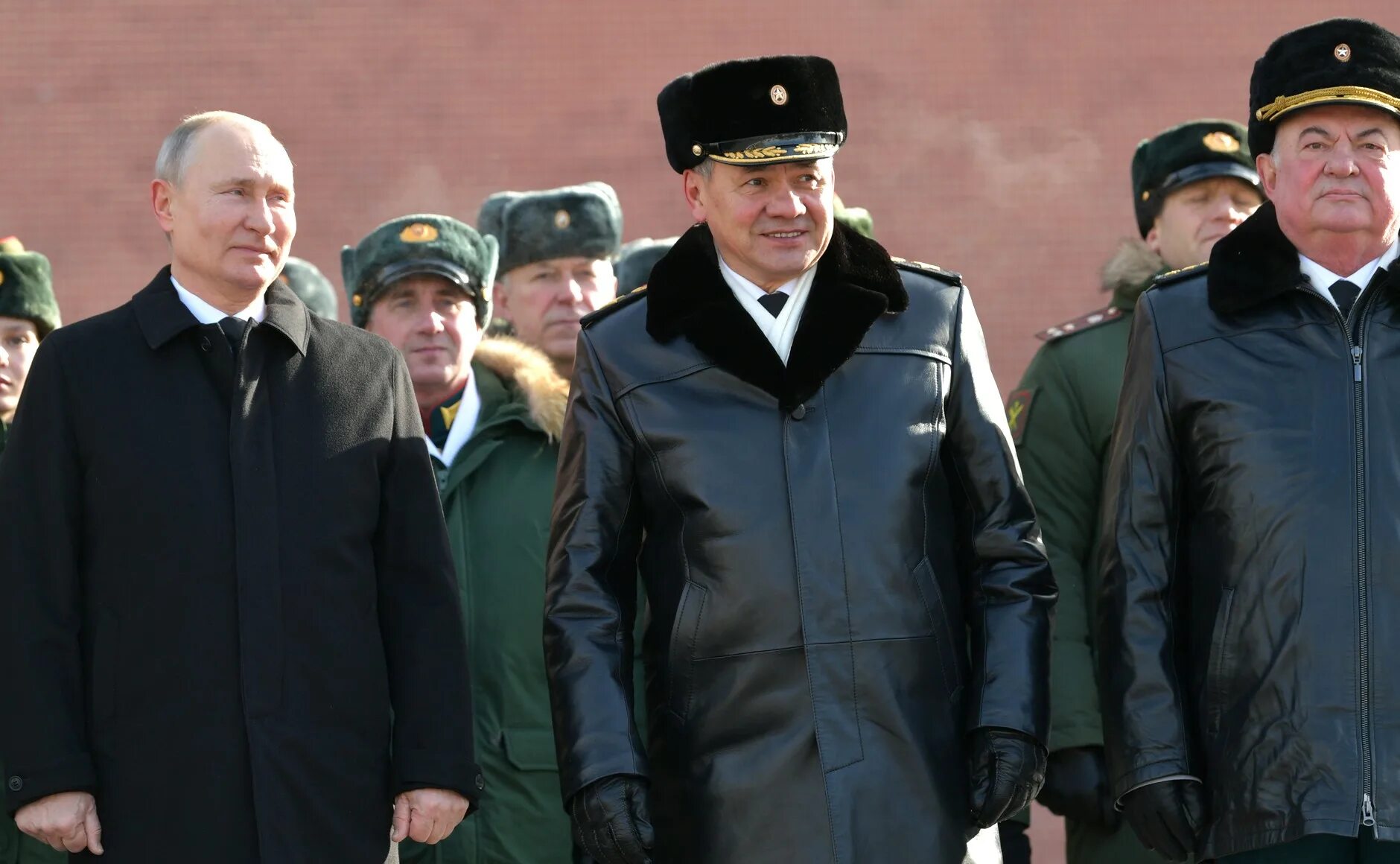 Лукашенко и Шойгу. Возложение венков 23 февраля.