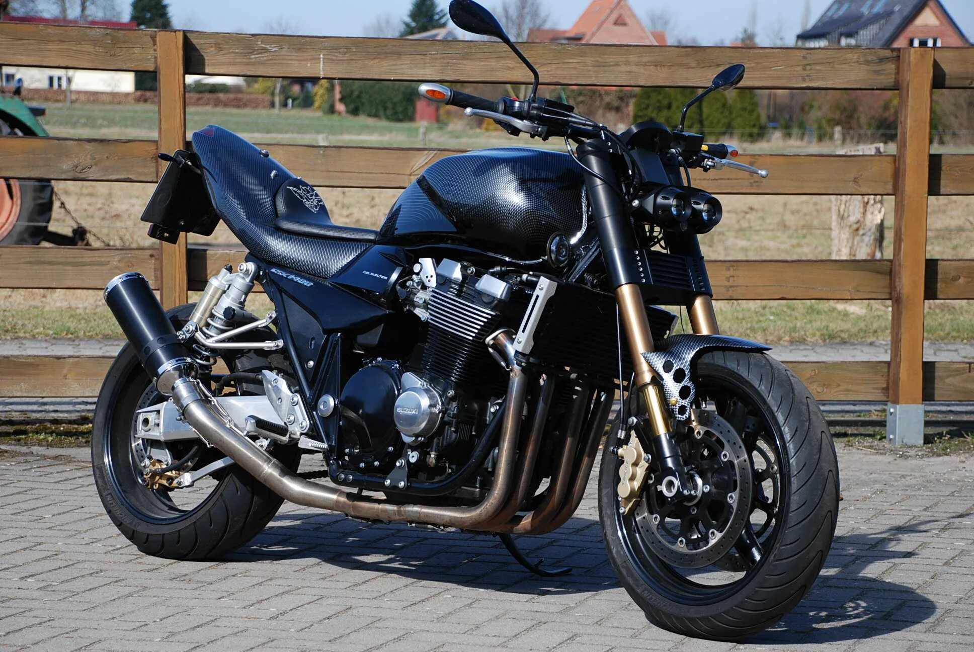 Gsx 1400. Сузуки GSX 1400. Suzuki GSX 1400 Tuning. Сузуки бандит 1400. Suzuki GSX 1400 Custom.