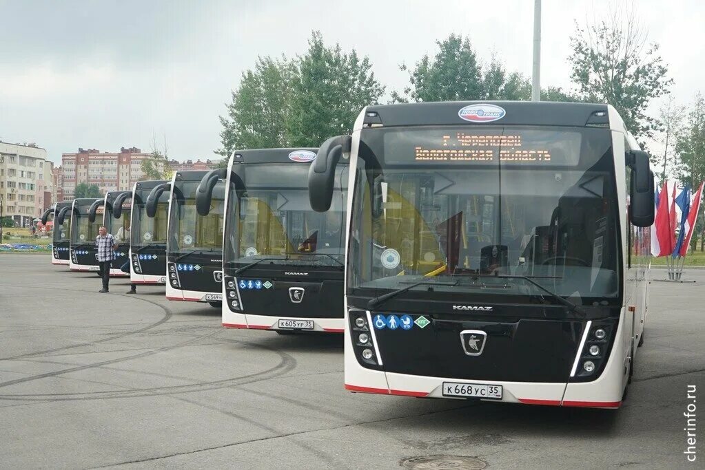 Бастайм нижний автобусов на сегодня. Автобус Череповец Новотранс. Автобус НЕФАЗ Череповец. Транспорт НЕФАЗ Череповец. Автобус КАМАЗ Череповец.