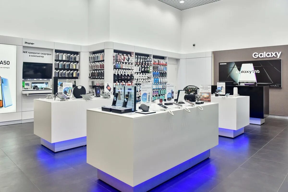 Магазин электроникс. Магазин электроники фирменный магазин Samsung. Самсунг Store. Магазин самсунг Охта Молл. Galaxy магазин самсунг.