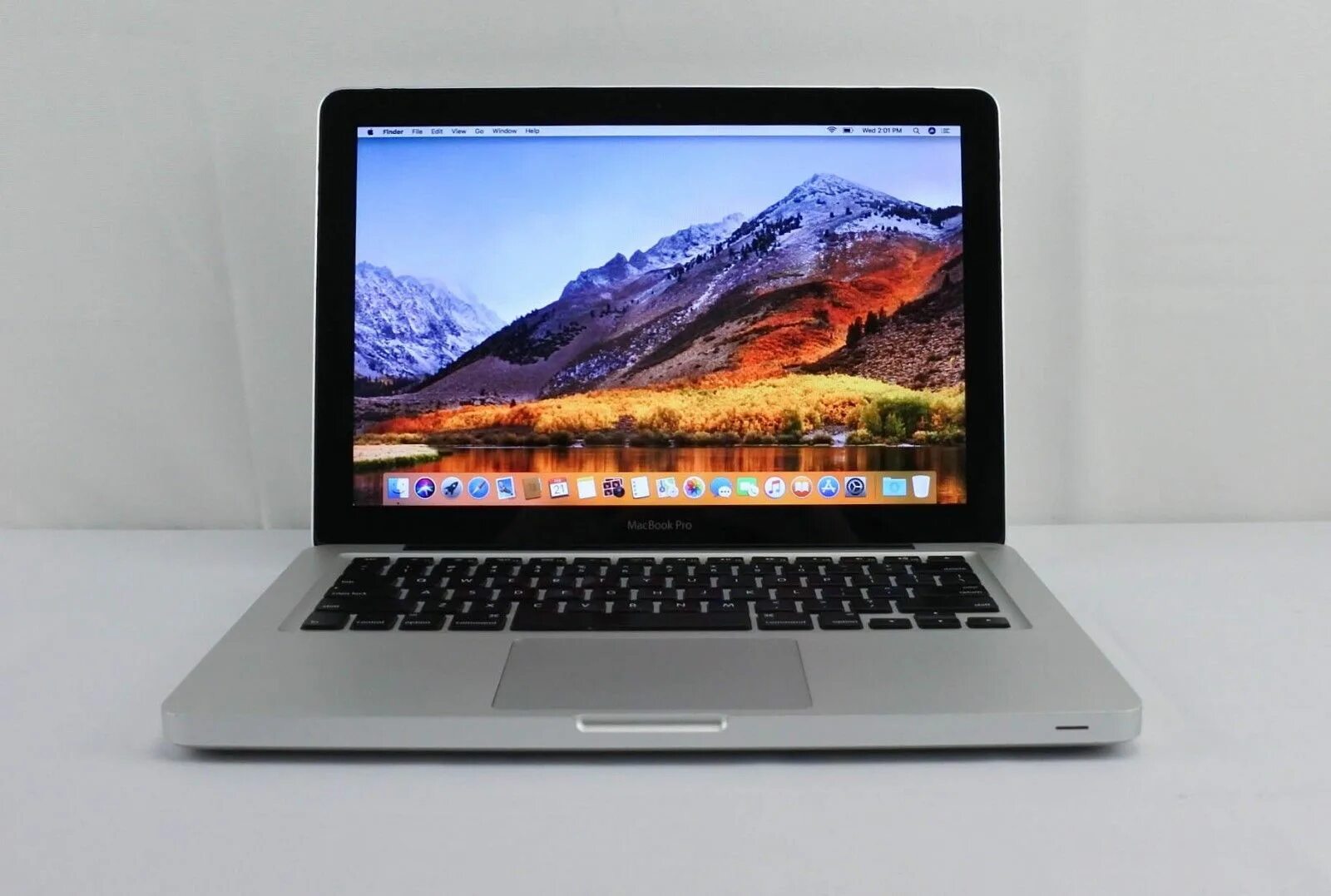 Ноутбук айфон 13. MACBOOK Pro 13 дюймов. Эпл макбук про 13. Apple MACBOOK Pro 13 2022. Ноутбук Apple MACBOOK Pro 13 Pro.