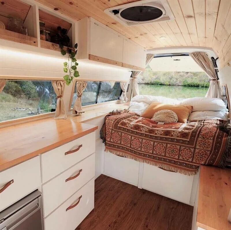 Кемпер. Автодом challenger genesis c 394 ga. camper автодом. кемпер futuria (motorhome). кемпер volkswagen interier.