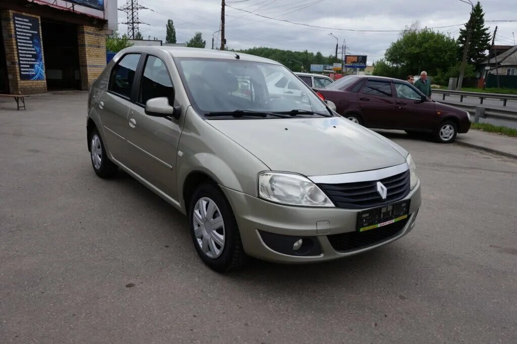 Рено Логан 2012 бежевый. Логан 2012. Renault Logan 2012. Рено Логан 2012 зеленый.