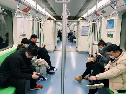 Избегать общественных мест